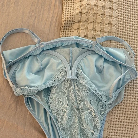 Light Blue Lace Bodysuit - Picture 3 of 5